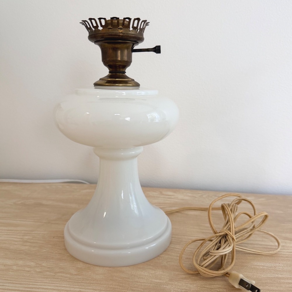 Vintage Opaline Table Lamp White with Electric Brass‎ Turn Key Knob